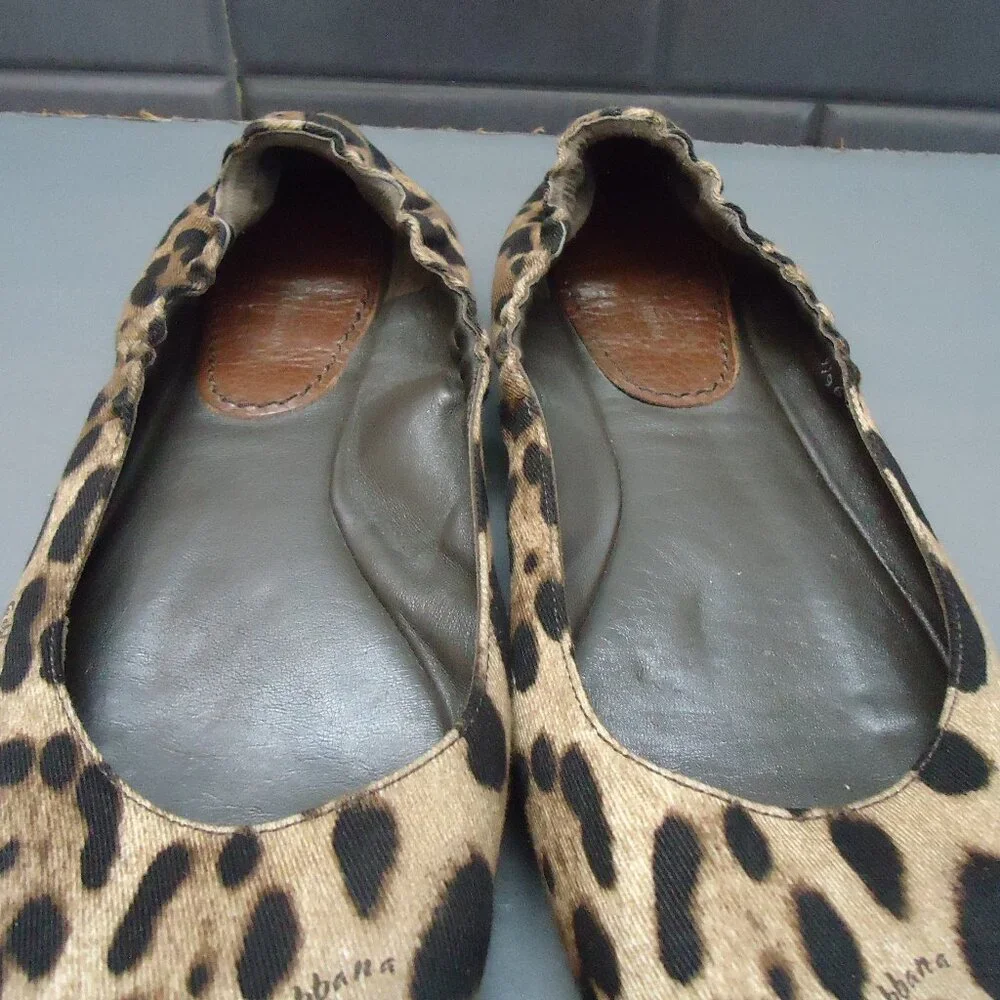 SIZE 39. Dolce & Gabbana leopard scrunch ballet flats. - Picture 9 of 14